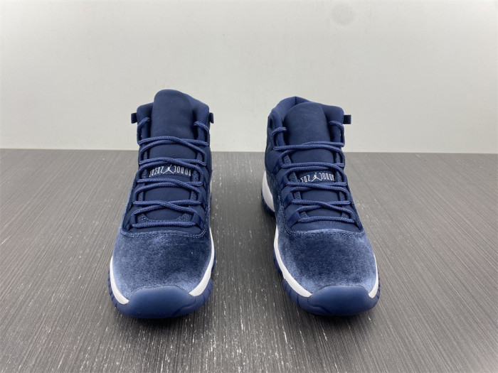 AIR JORDAN 11 VELVET WMNS “MIDNIGHT NAVY” AR0715-441