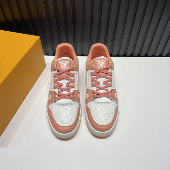 LV TRAINER SNEAKER LOW