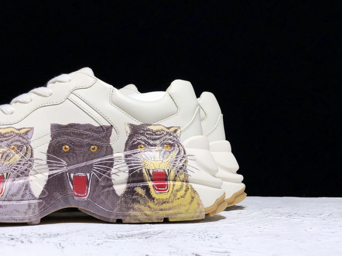 G*u*i rhyton leather sneaker with tigers 576050 drw00 9014