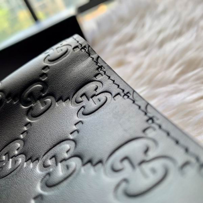 G*u*i wallet 365466 11*9